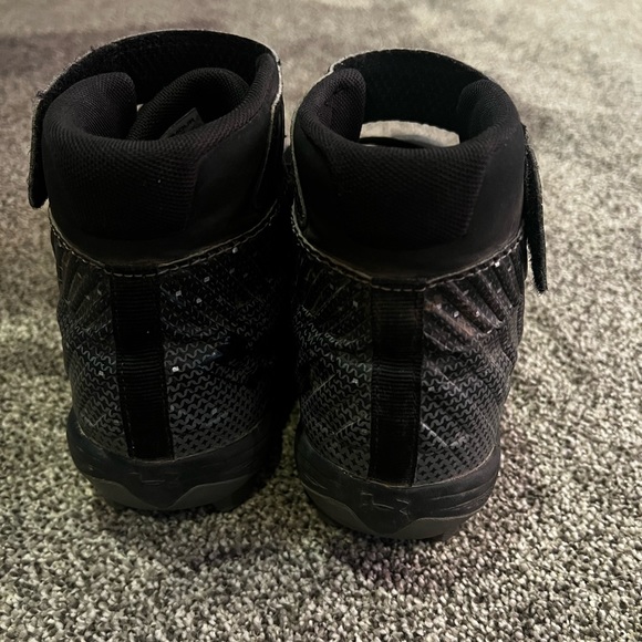 UNDER ARMOUR HARPER 2 Baseball Size 7 Shoes Boys Black Gray Cleats - Picture 7 of 10